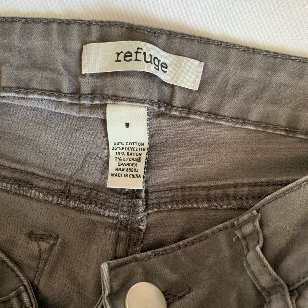 Stretchy Jeggings With Rips - Picture 3 of 3